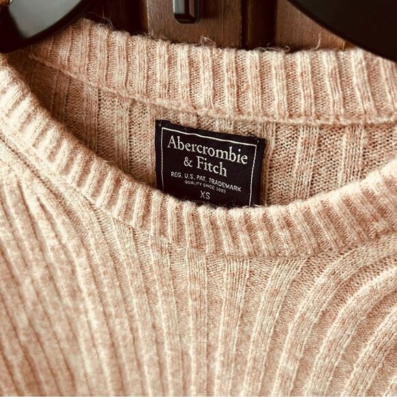 Abercrombie & Fitch Pink Ribbed Long Sleeve Crew Neck Sweater XS - Picture 2 of 3